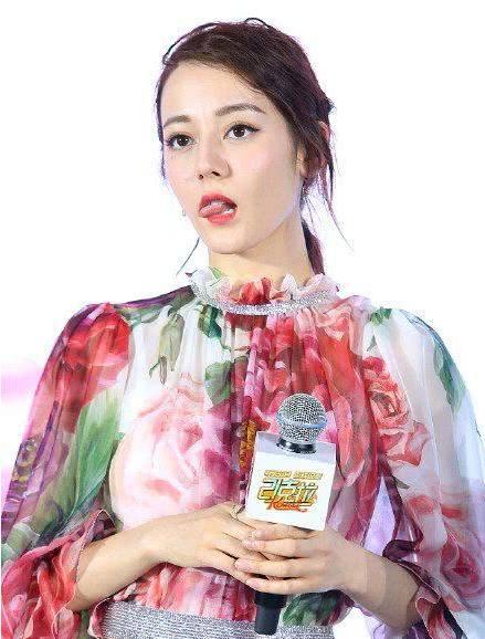 明星化妆师学习指南，如何掌握化妆技艺完成专业任务