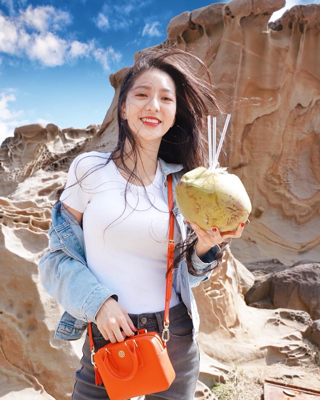 台湾美女小萱的温馨日常风采展示